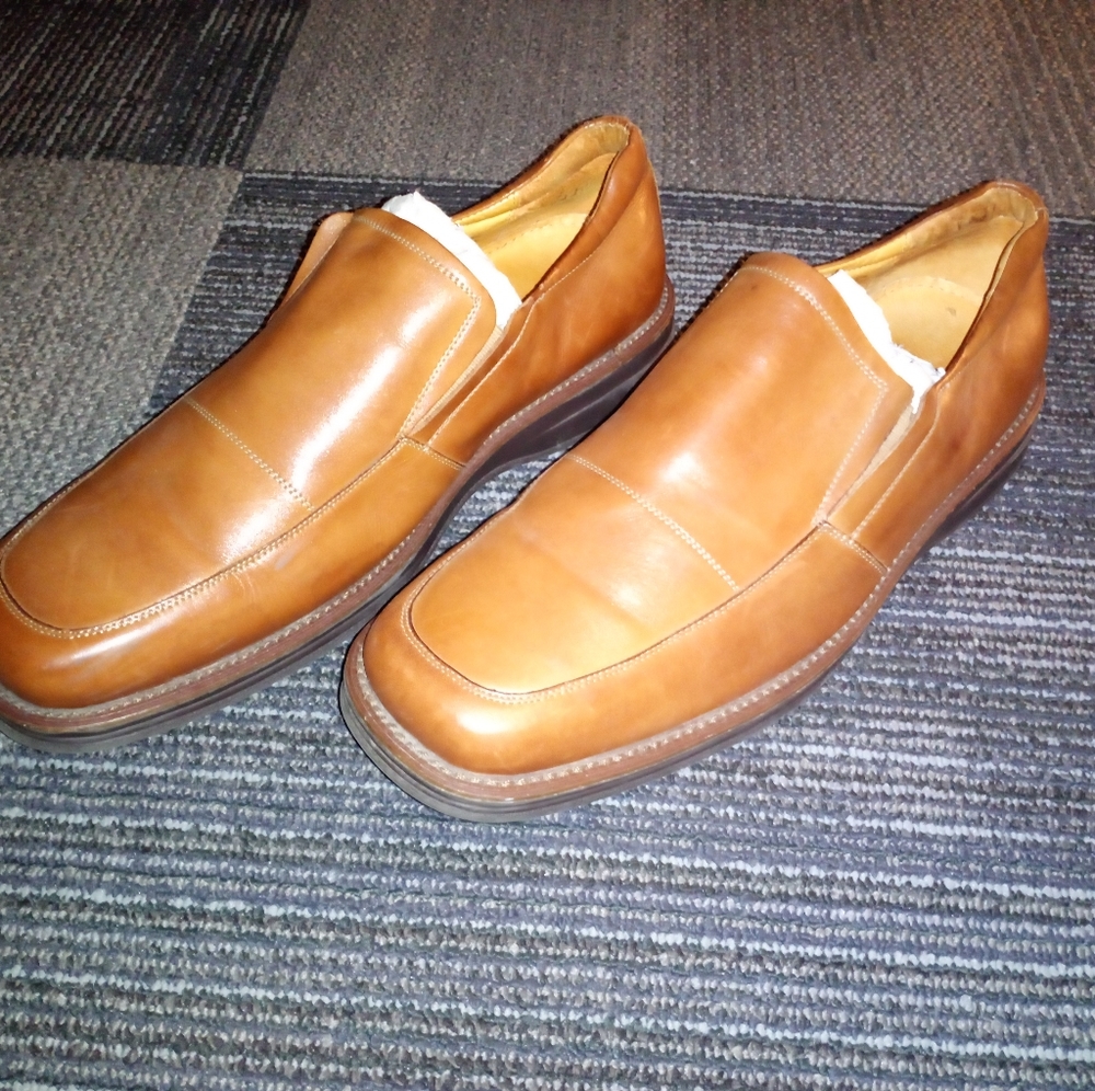 Dress shoes
